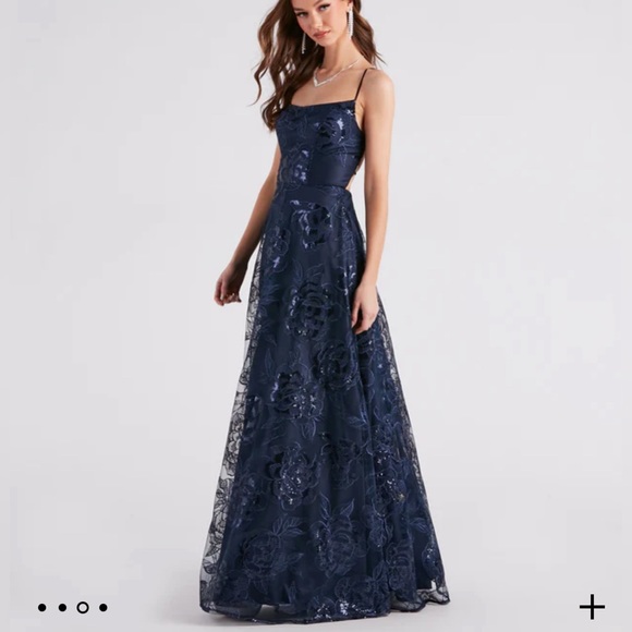 ‼️Windsor sequin embroidered A-line Ball gown‼️ - Picture 3 of 4